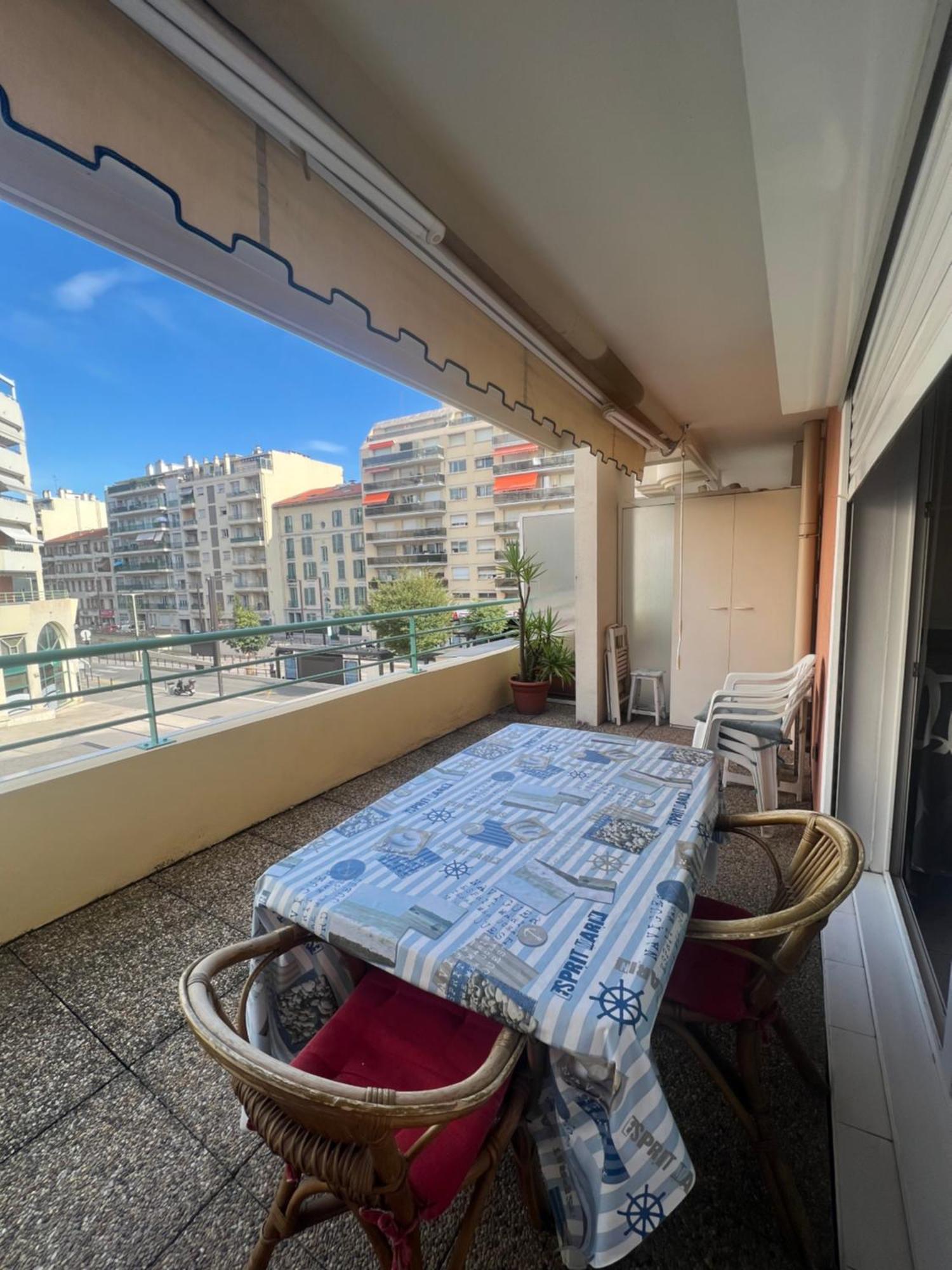 La Terrasse De Palais Des Arts Leilighet